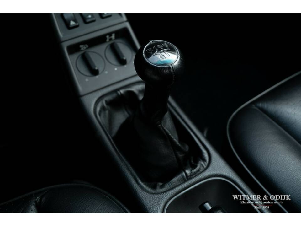 Image 36/42 of Porsche 911 Carrera 4 (1990)