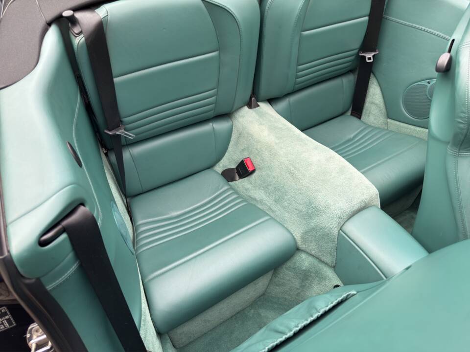 Image 13/23 de Porsche 911 Carrera (2002)