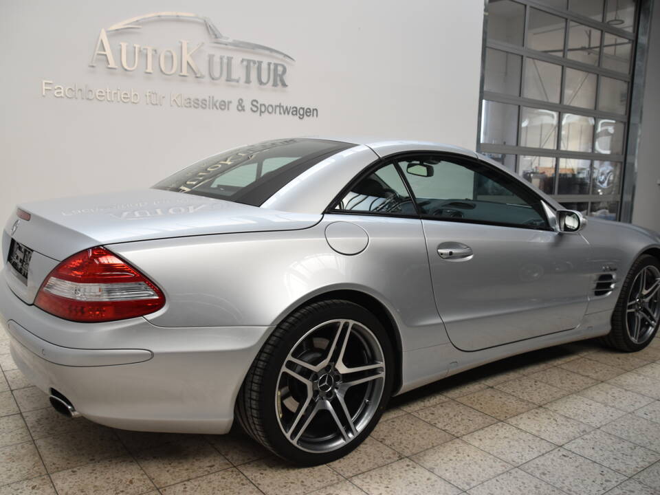 Image 4/30 of Mercedes-Benz SL 500 (2006)