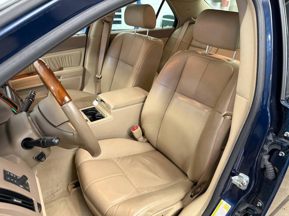 Image 7/17 of Cadillac STS 4.6 (2008)