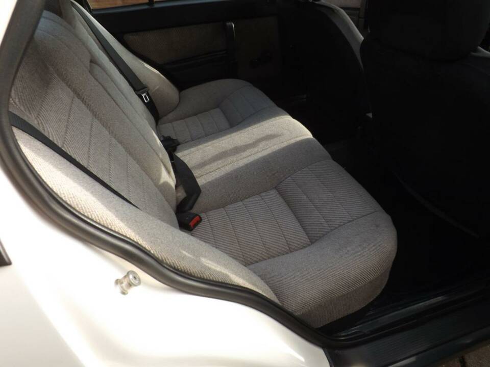 Bild 31/50 von Alfa Romeo 75 2.0 TD (1986)