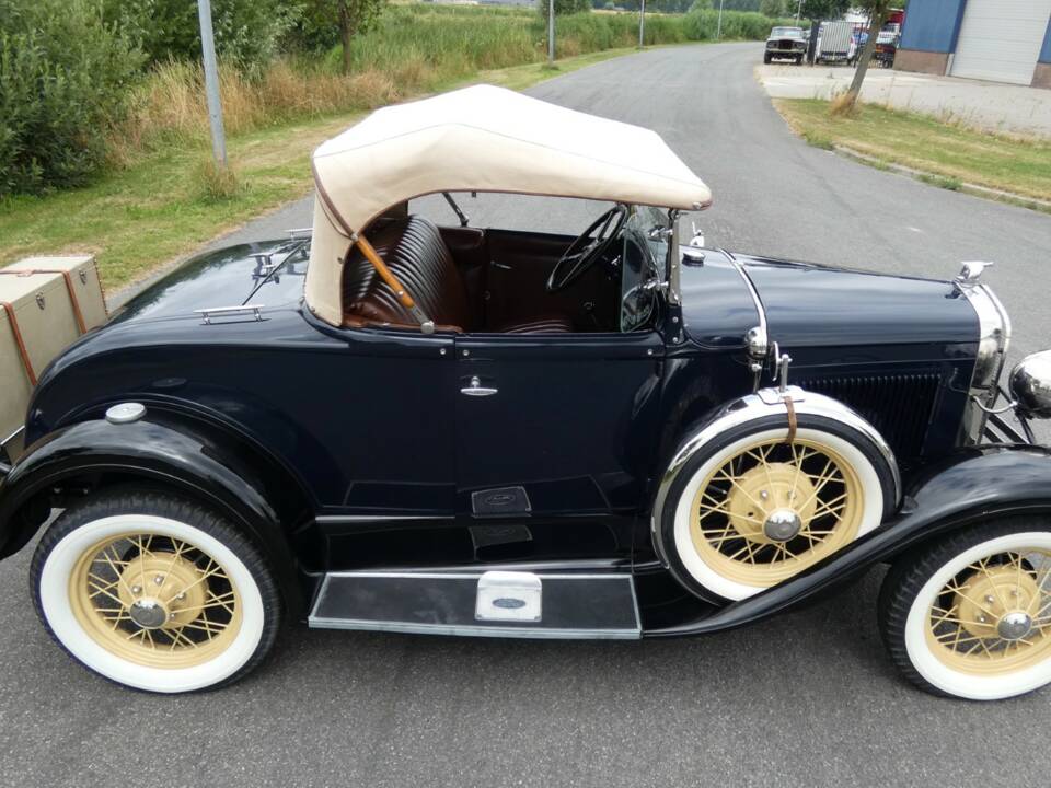 Image 9/19 of Ford Model A De Luxe (1930)