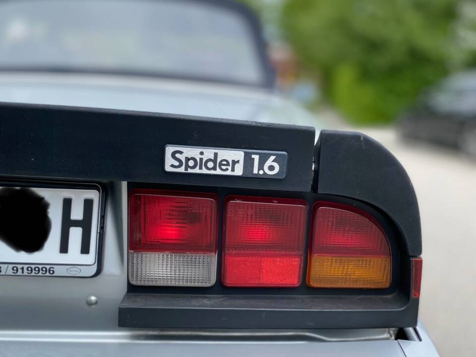 Afbeelding 8/31 van Alfa Romeo 1.6 Spider (1985)