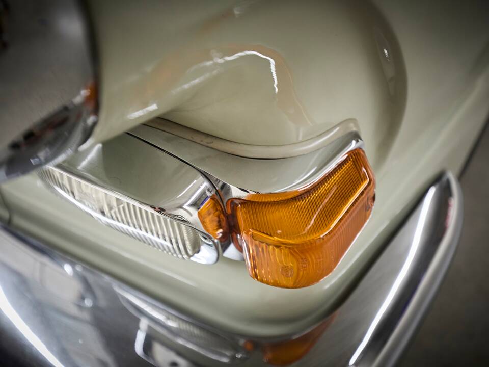 Bild 57/100 von Borgward P 100 2,3 Liter (1960)