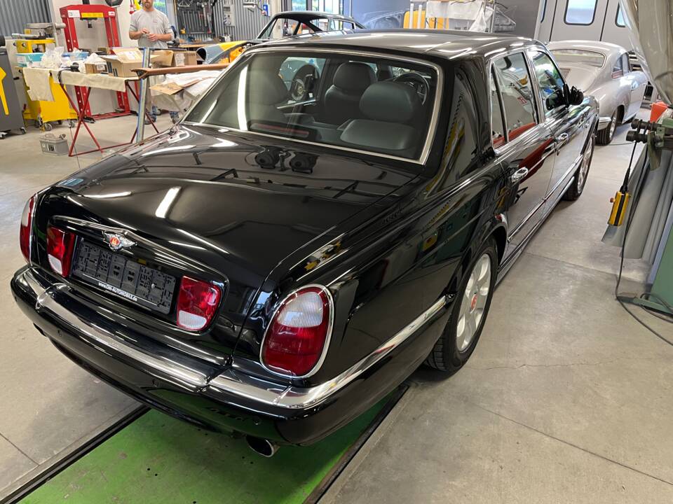Image 2/7 of Bentley Arnage Red Label (2001)