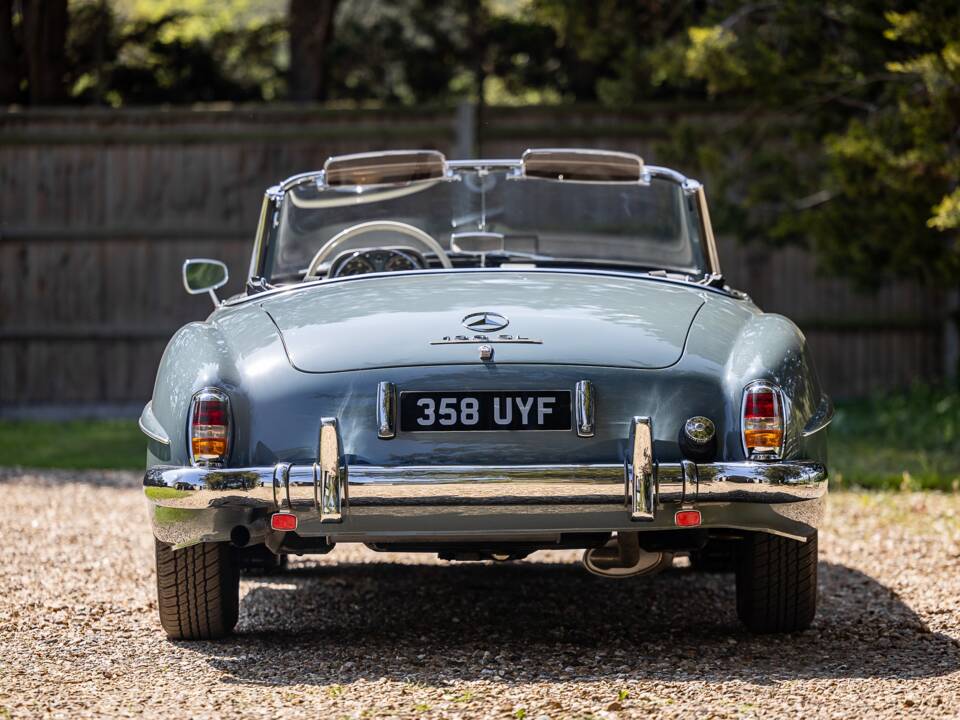 Image 23/56 of Mercedes-Benz 190 SL (1956)