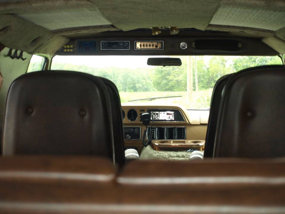 Immagine 117/143 di Dodge B 200 Sportsman (1978)