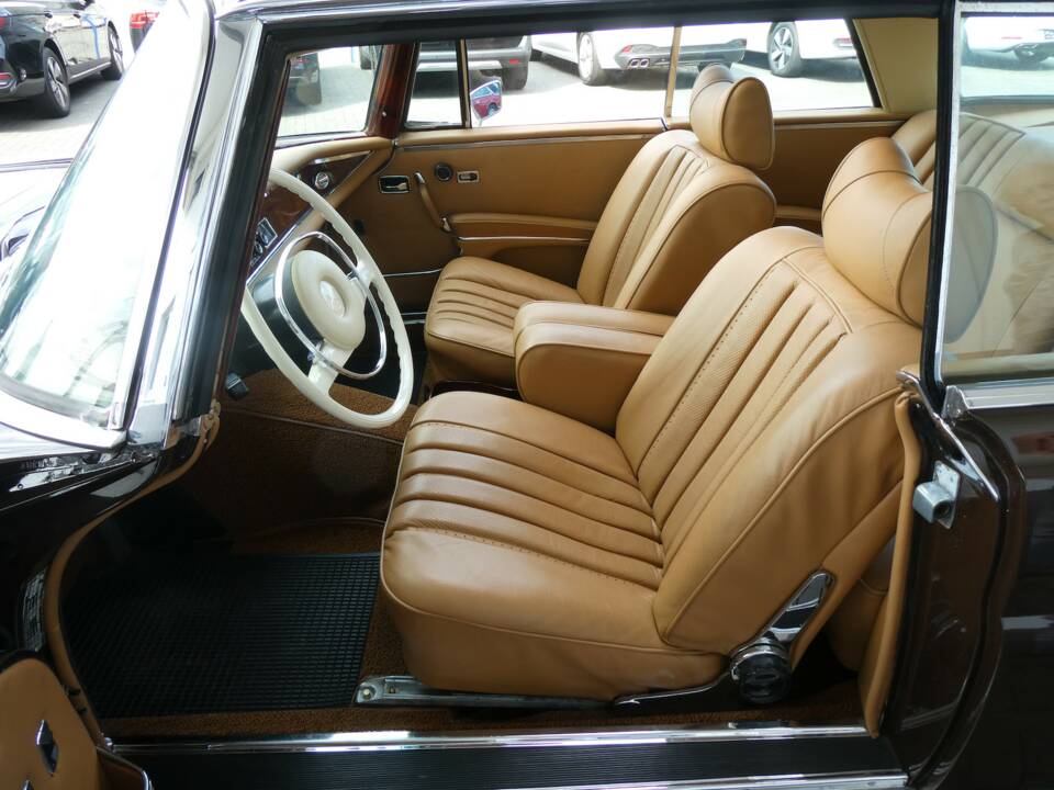 Image 9/21 of Mercedes-Benz 280 SE (1969)