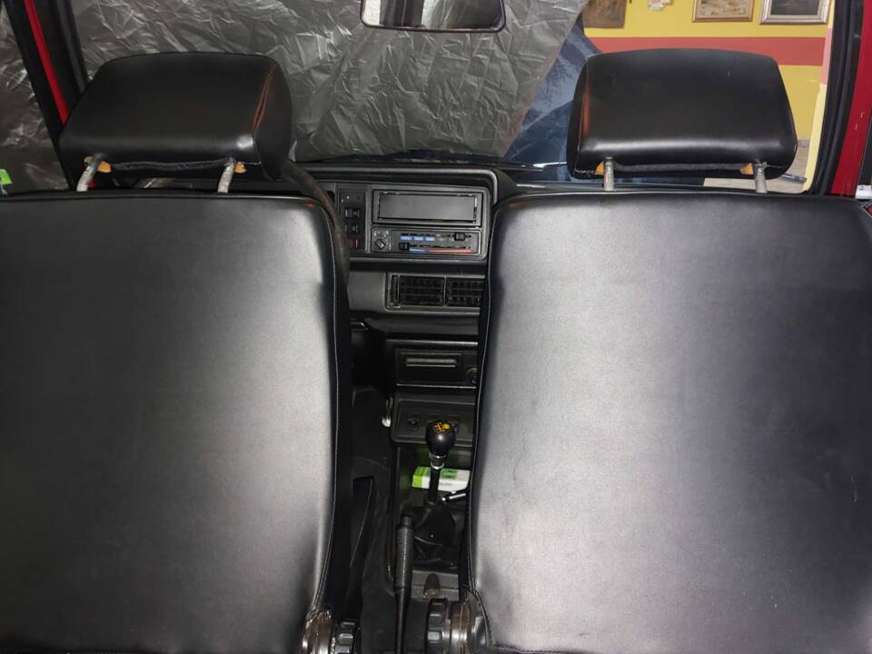 Image 17/55 de Volkswagen Golf Mk I Convertible 1.6 (1990)