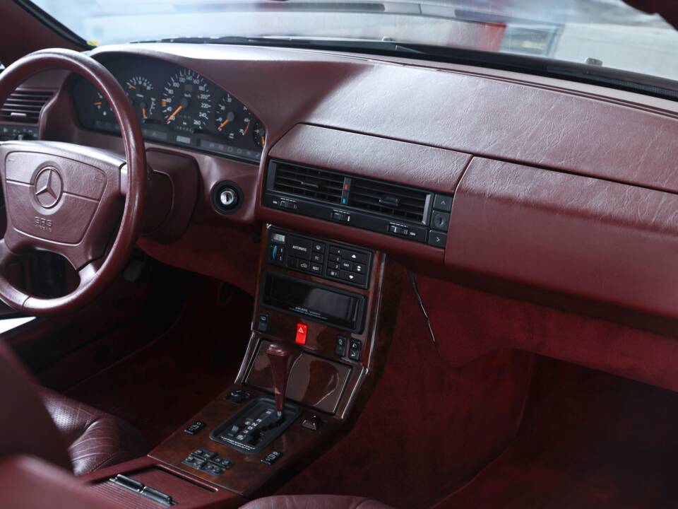 Image 14/37 of Mercedes-Benz SL 500 (1995)