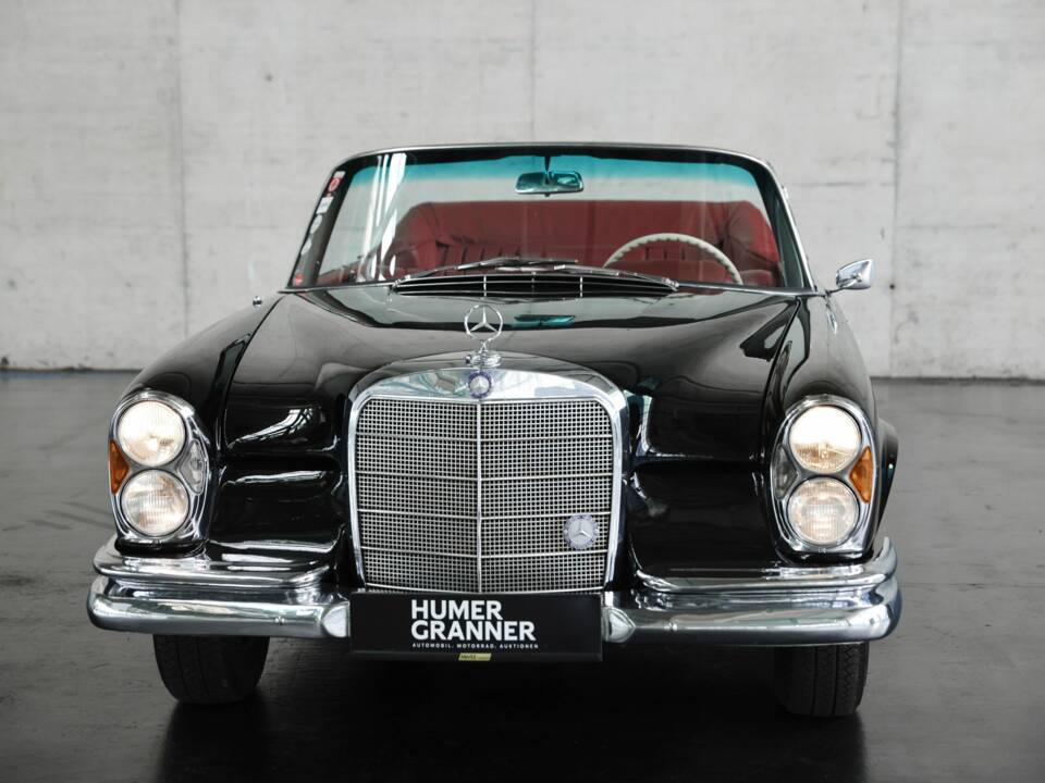 Image 21/50 of Mercedes-Benz 220 SE b (1962)