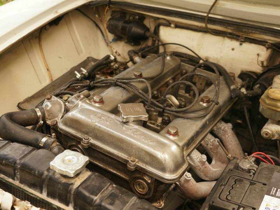 Image 57/100 of Alfa Romeo Giulia Nuova Super 1300 (1977)
