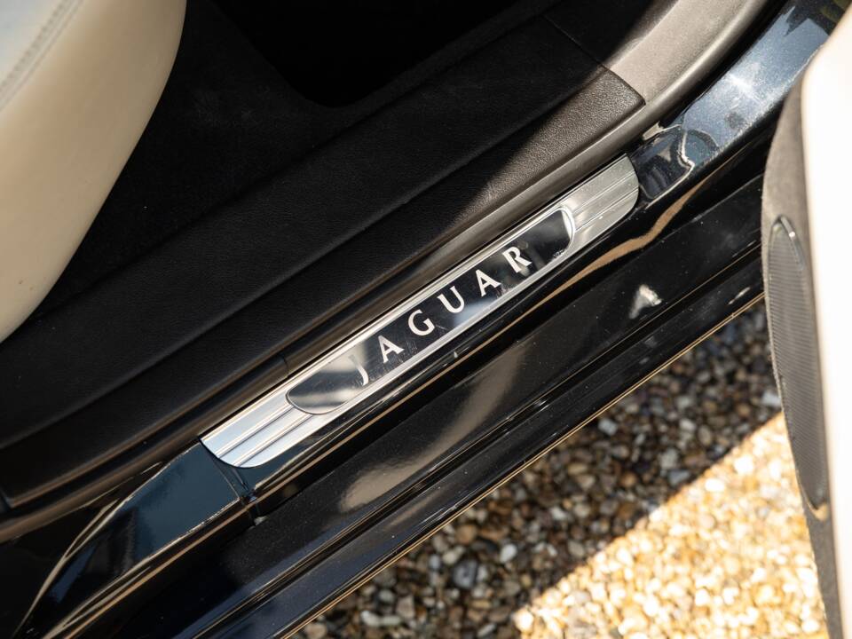 Image 28/43 of Jaguar XJR (2003)