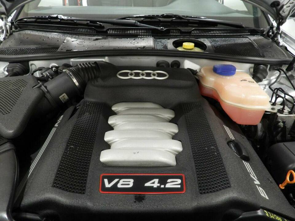 Image 10/15 of Audi S6 Avant (2000)