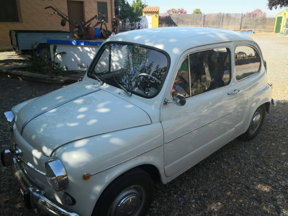 Bild 8/11 von SEAT 600 E (1972)