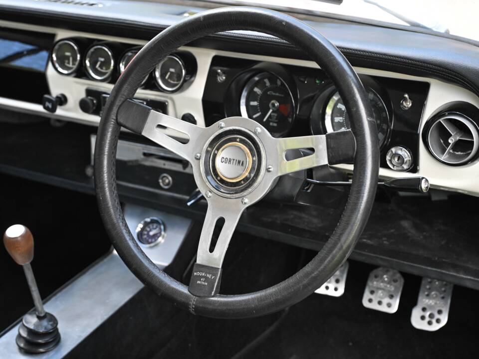 Bild 27/46 von Ford Cortina GT (1965)