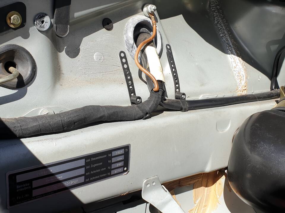 Image 76/116 of Porsche 911 Carrera (1997)