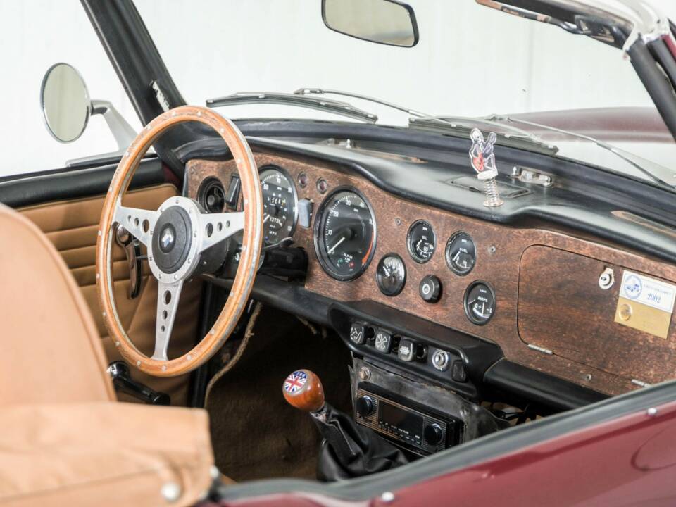 Image 35/50 of Triumph TR 6 PI (1969)