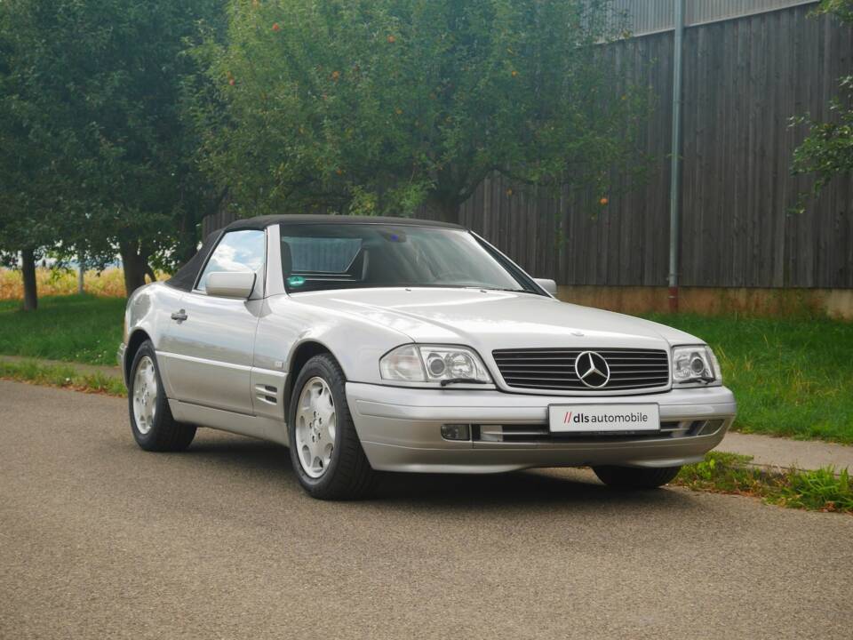 Image 2/50 of Mercedes-Benz SL 500 (1900)