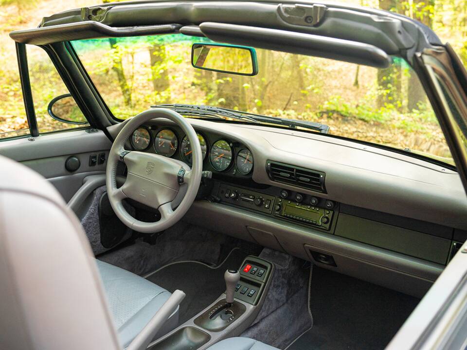 Immagine 23/47 di Porsche 911 Carrera (1994)