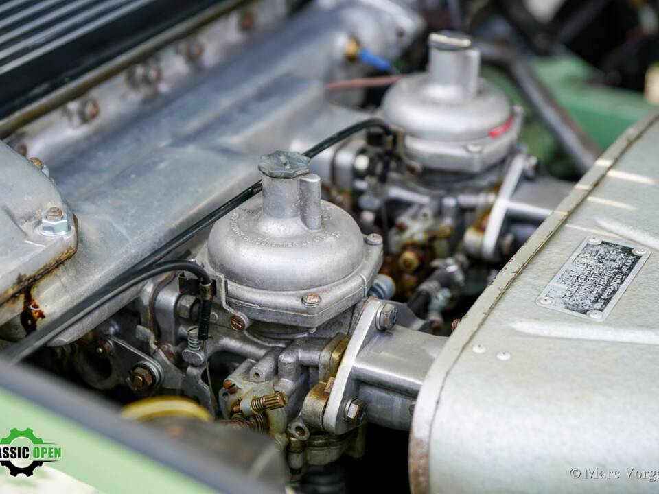 Image 17/60 de Jaguar E-Type (1969)