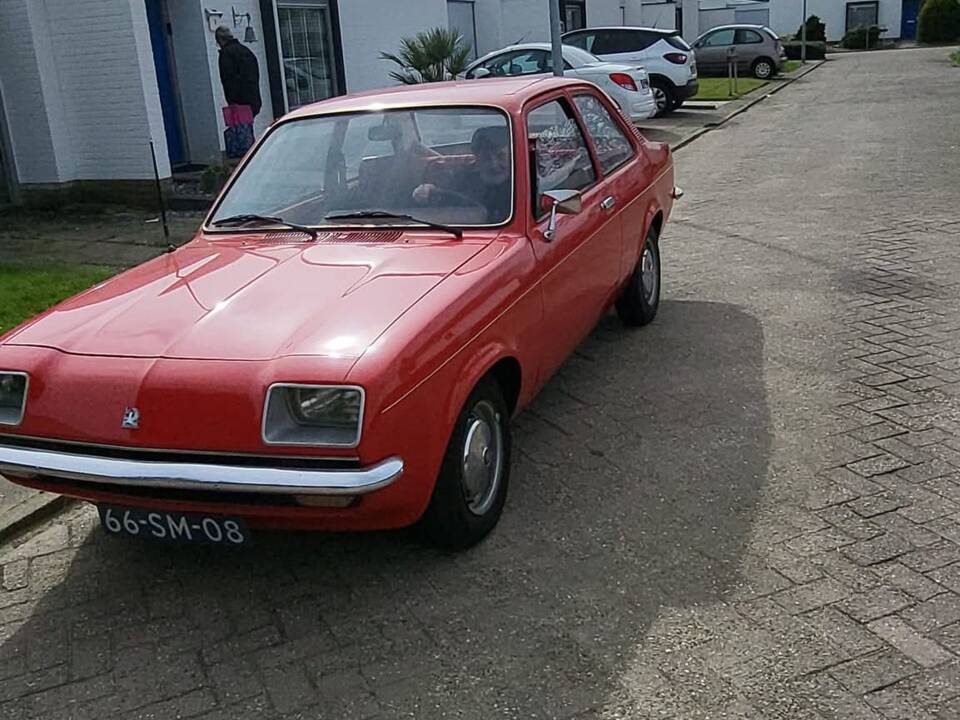 Image 3/4 of Vauxhall Chevette (1978)