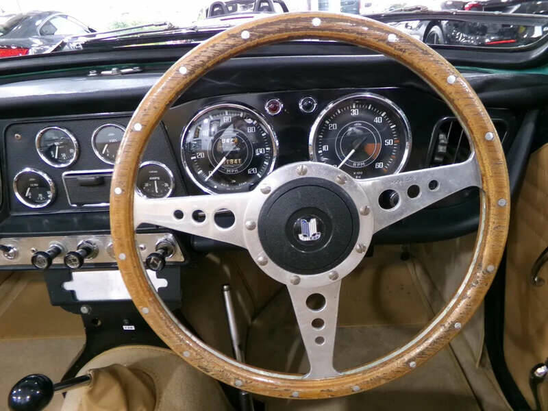 Image 28/45 of Triumph TR 4 (1964)