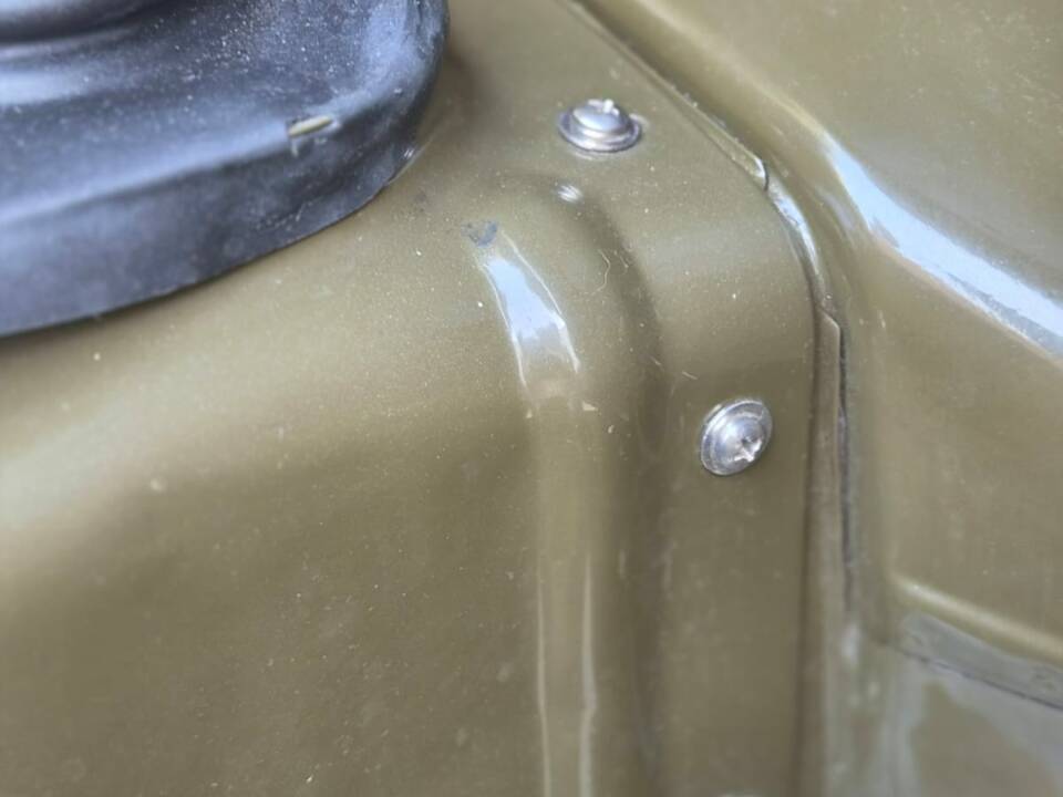 Image 20/25 of Land Rover 90 (1986)