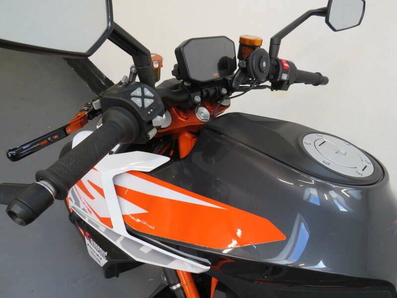 Immagine 15/48 di KTM 1290 Super Duke R (2018)