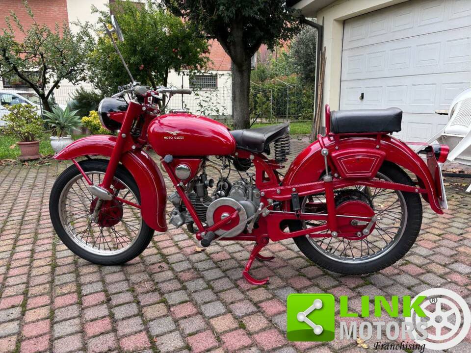 Image 7/10 of Moto Guzzi DUMMY (1951)