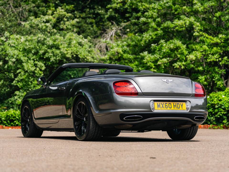 Immagine 3/50 di Bentley Continental GTC (2010)