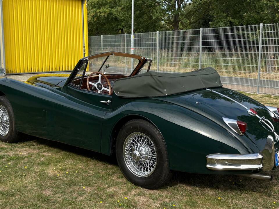 Immagine 9/24 di Jaguar XK 140 SE DHC (1955)
