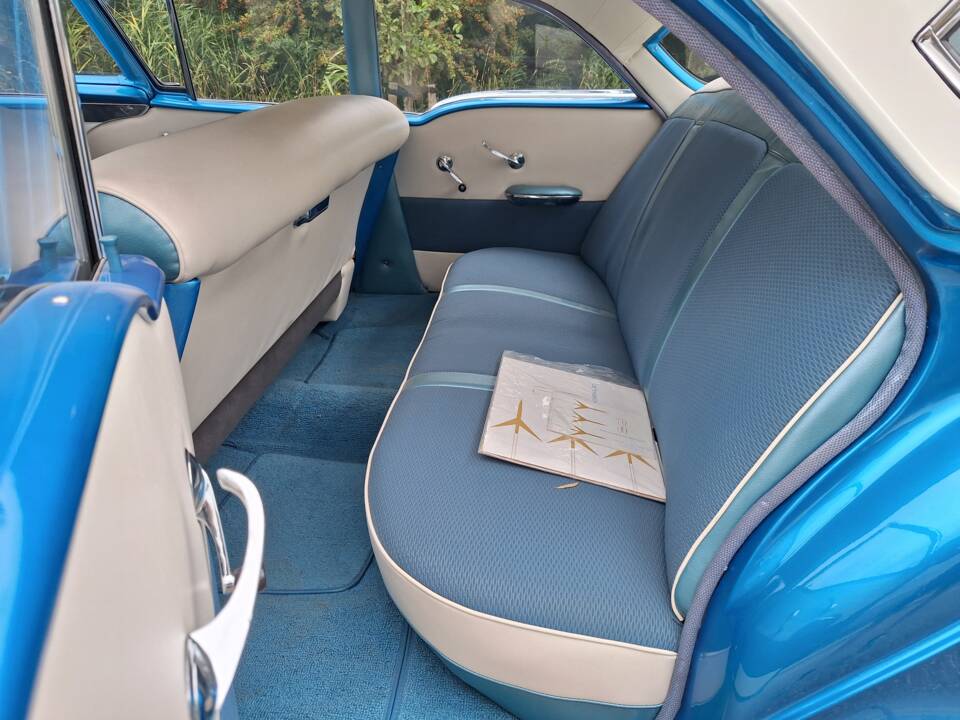 Image 14/34 of Oldsmobile Series 88 Holiday Hardtop (1958)