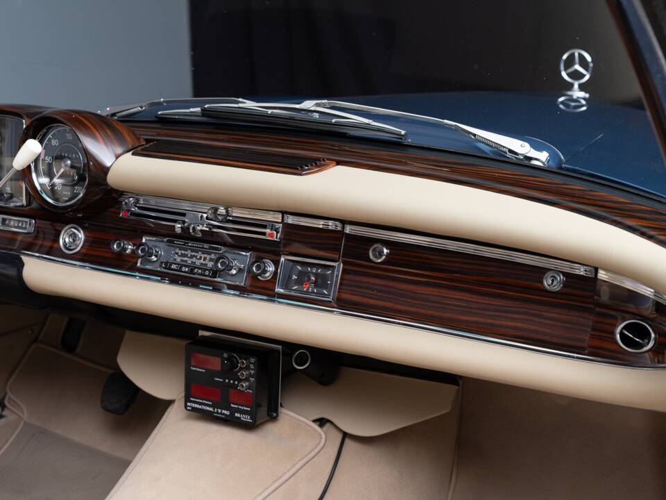 Bild 29/34 von Mercedes-Benz 250 SE (1966)