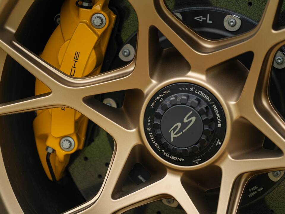Image 75/100 of Porsche 718 Cayman GT4 RS Weissach (2024)