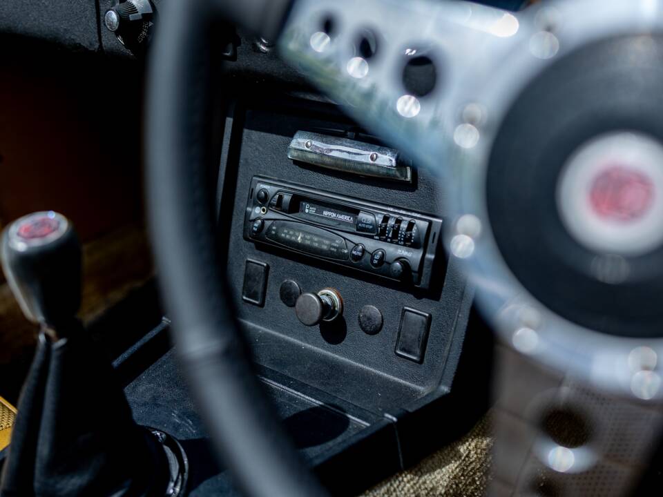 Imagen 28/50 de MG MGB (1973)