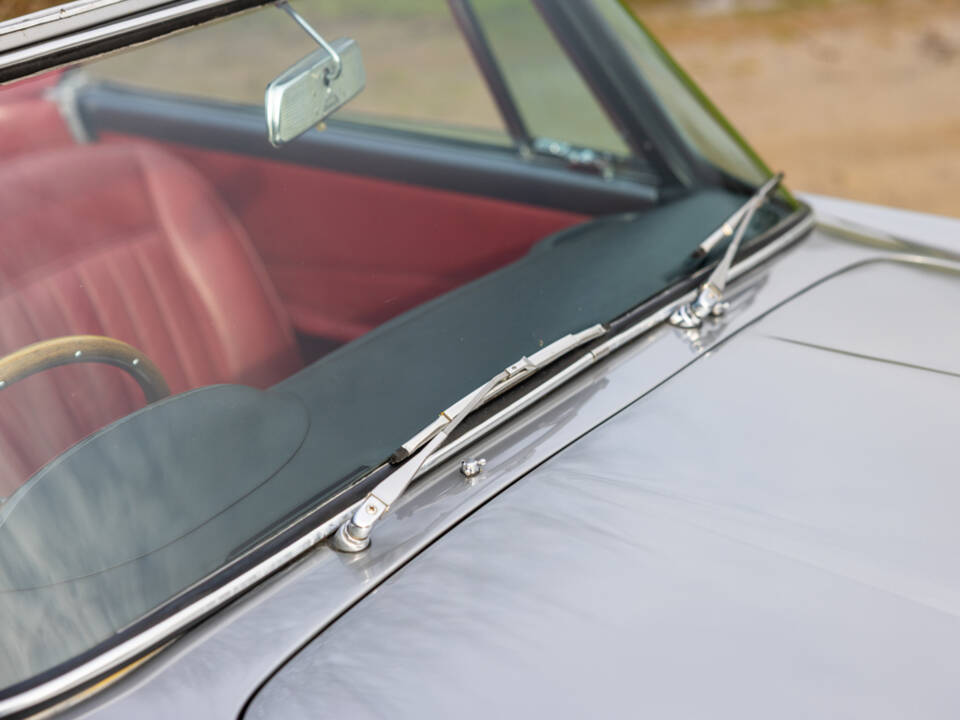 Image 35/50 of Aston Martin DB 5 (1964)