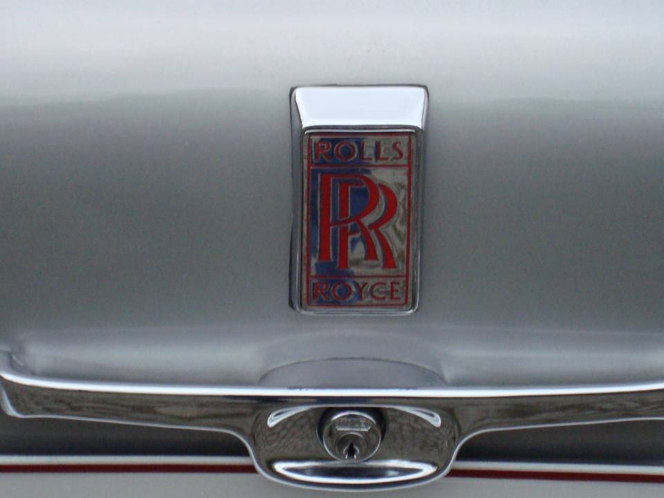 Image 8/31 of Rolls-Royce Silver Shadow II (1979)
