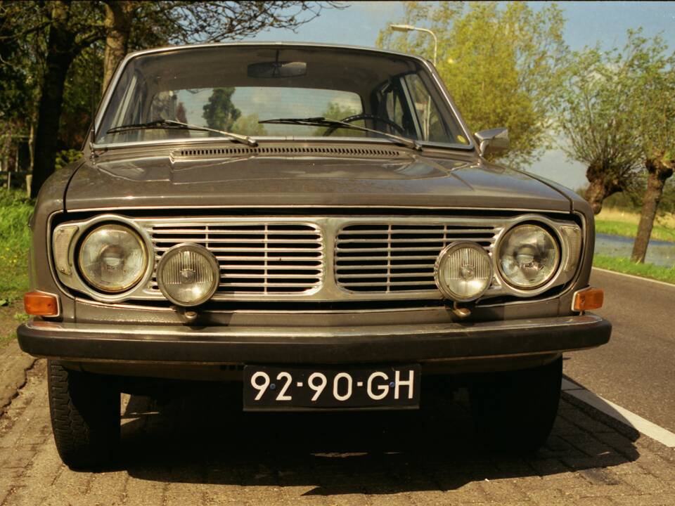 Image 2/9 of Volvo P 144 (1968)