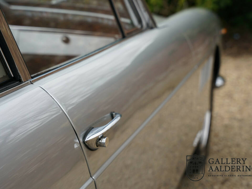 Image 26/50 of Ferrari 250 GT&#x2F;E (1964)