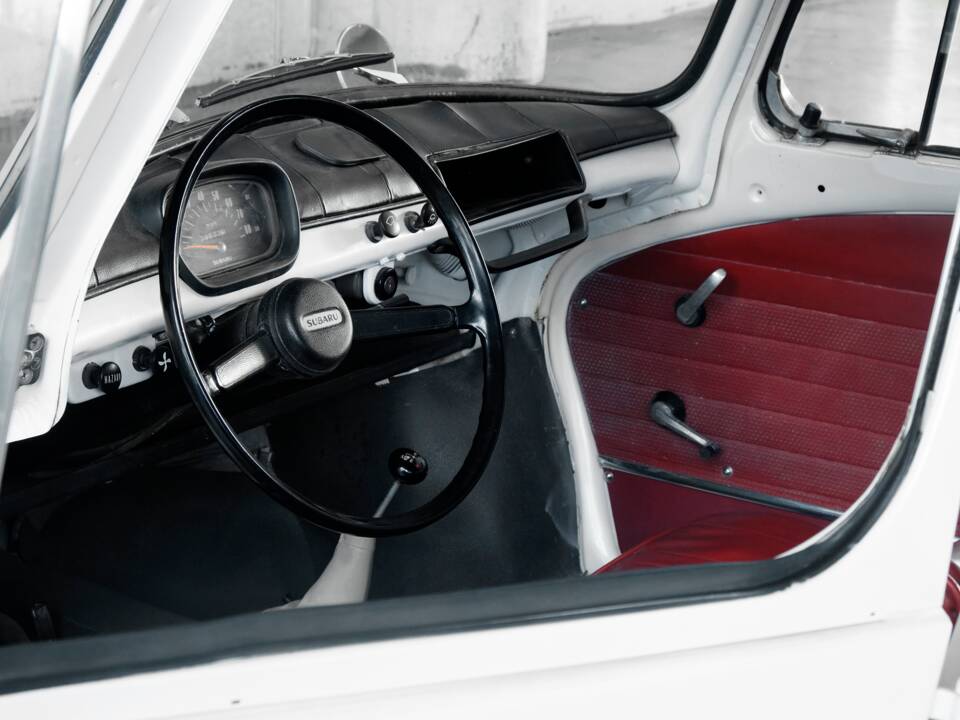 Image 29/48 of Subaru 360 (1970)