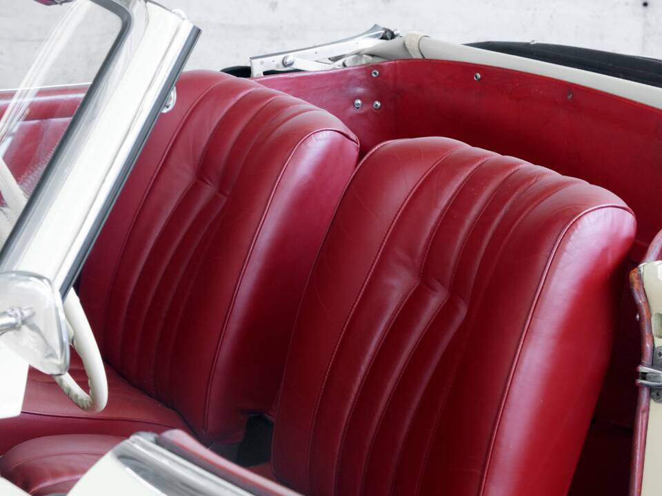 Image 46/50 de Mercedes-Benz 190 SL (1960)