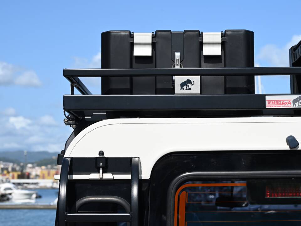 Image 40/70 of Land Rover Defender 90 TD4 (2007)