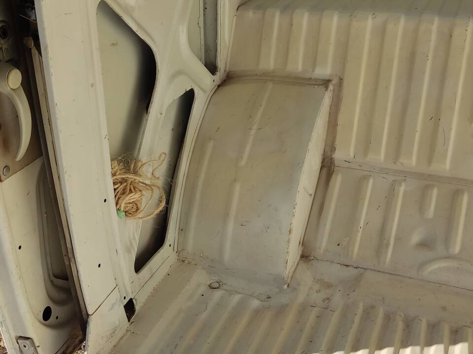Bild 44/98 von Volkswagen T2b Kastenwagen (1979)