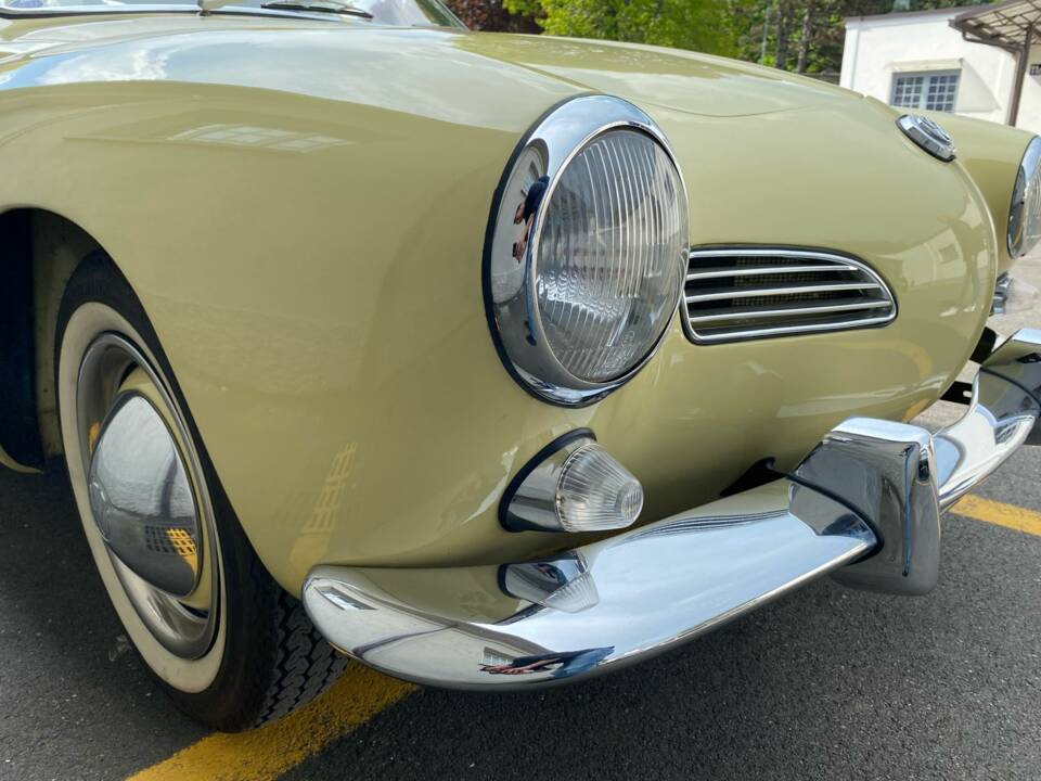 Image 8/26 of Volkswagen Karmann Ghia 1200 (1963)
