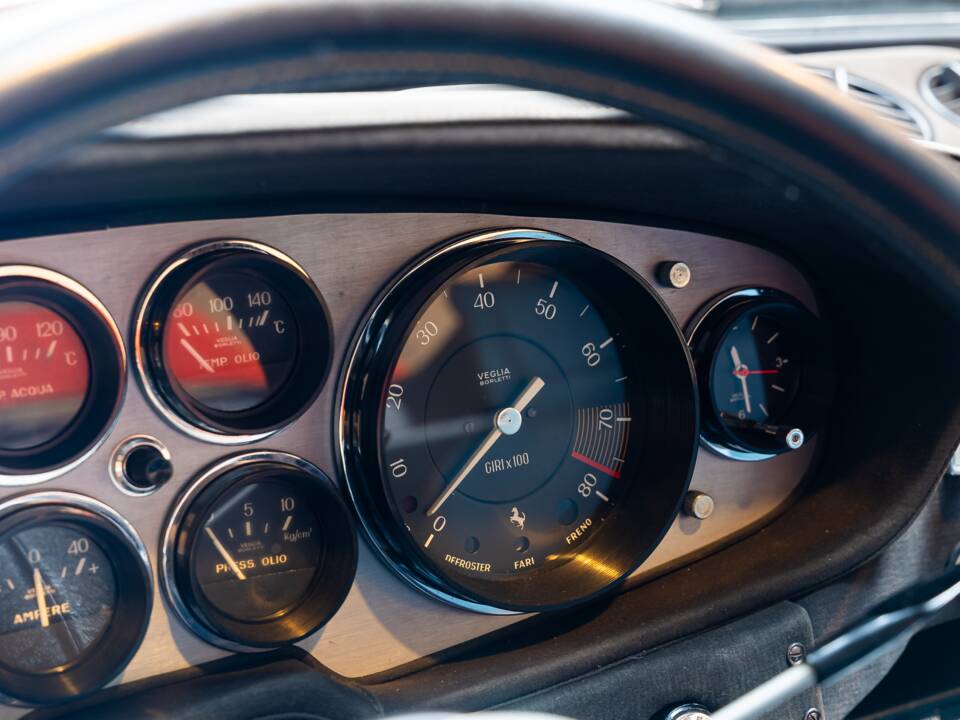 Image 44/74 of Ferrari 365 GTB/4 Daytona (1971)