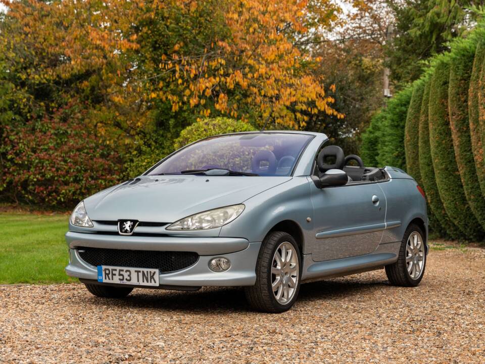 Immagine 1/40 di Peugeot 206 CC 1.6 16V (2003)