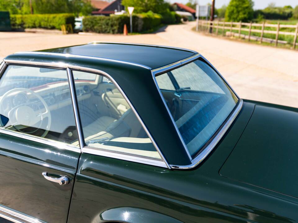 Afbeelding 26/43 van Mercedes-Benz 280 SL (1968)