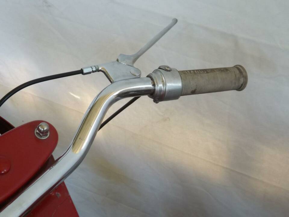 Image 27/44 of Moto Guzzi Cardellino 75 (1957)