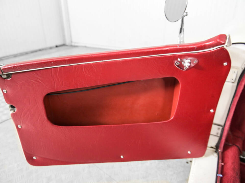Image 35/50 of MG MGA 1500 (1957)